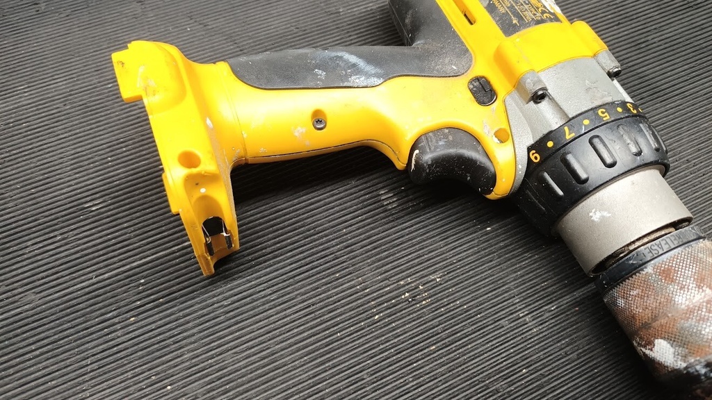 DeWalt DC980 18V Cordless Drill/Driver - Not Working, Scratches And Marks