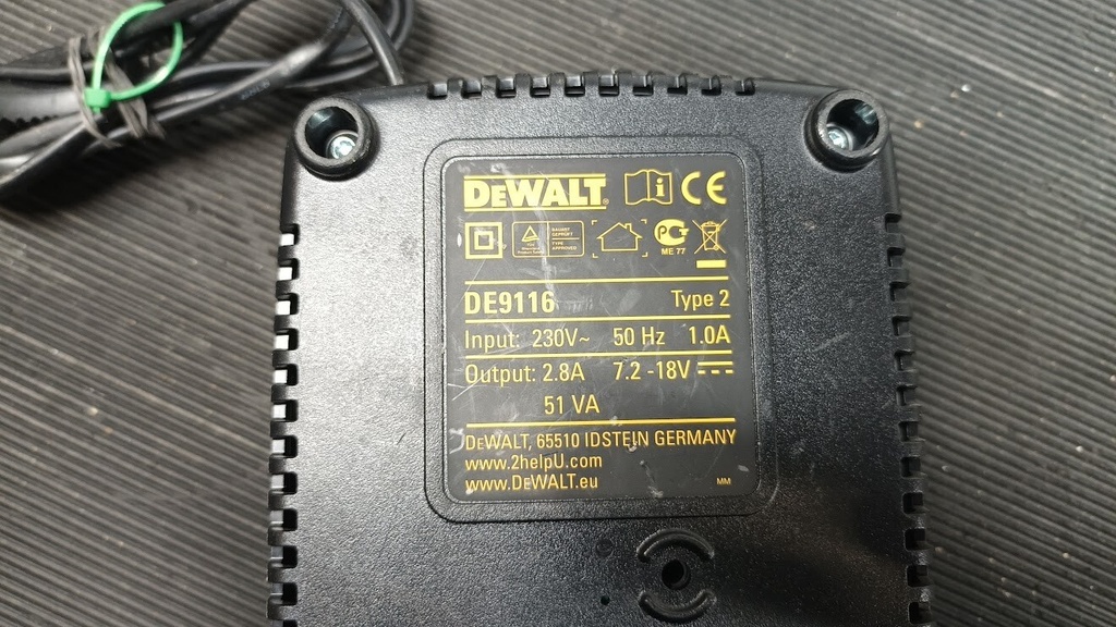 DEWALT DE9116 Battery Charger for NiMH & NiCd Black,  Not Working