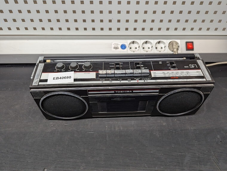 TOSHIBA CASSETTE RECORDER RADIO RT-SF1 BLACK 1985 Used Working