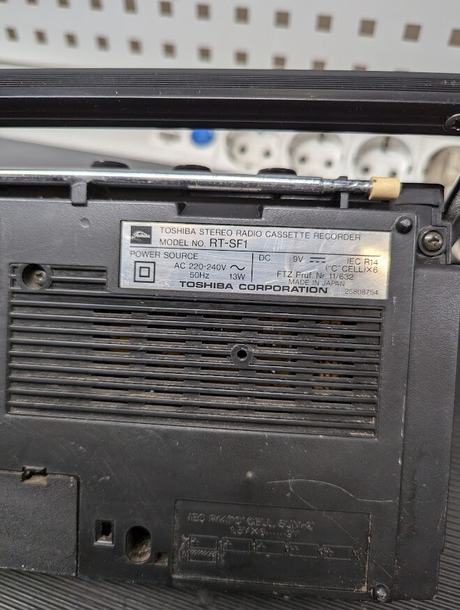 TOSHIBA CASSETTE RECORDER RADIO RT-SF1 BLACK 1985 Used Working