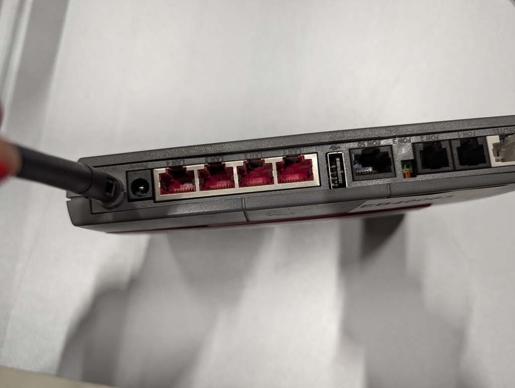 Fritz box Fon WLAN 7170 Router Working No attachments Can't reset by IP Address