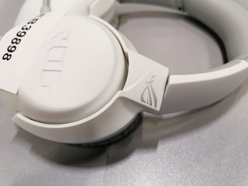 ASUS Rog Strix Go  Gaming Headset   Wired  Used Working Without Box