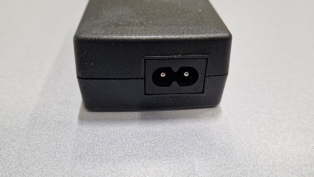 APD DA-30A15 AC Adapter 15V 2.0A Used Working Without Power Cord