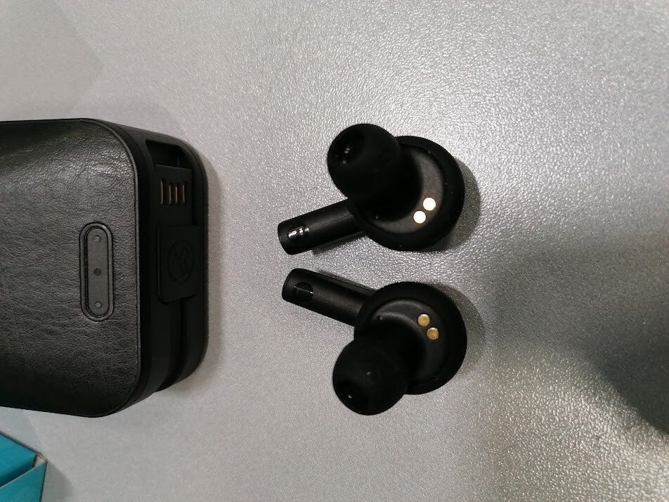 JLab Jbuds Airexecutive  Wireless Earbuds Black Not Working For Parts