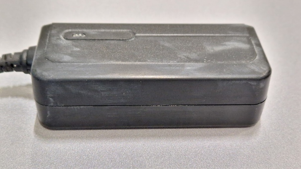 APD DA-40B19 AC Adapter 19V 2.1A Used Working Without Power Cord