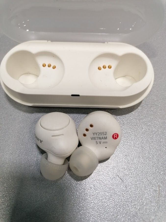 Sony WF-C500 Bluetooth Earphones Earbuds White  Not Working For Parts