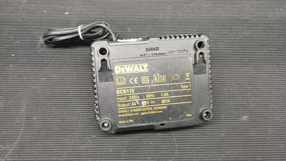 DeWalt DCB115 XR Li-Ion Battery Charger - Not Working, For Parts Or Repair