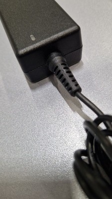 APD DA-40B19 AC Adapter 19V 2.1A Used Working Without Power Cord