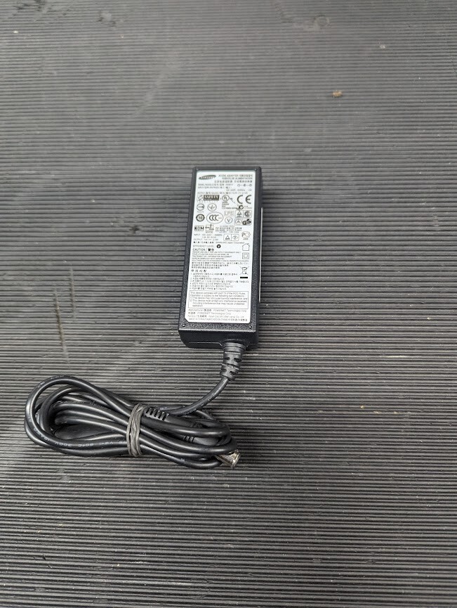 SAMSUNG PN3014 AC Adapter 14.0V 2.14A Used Working Without Power Cord