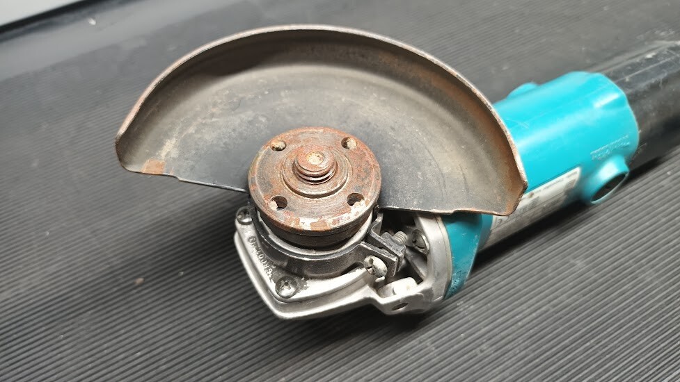 Makita 9525NB Angle Grinder - Used, Not Working, For Parts/Repair