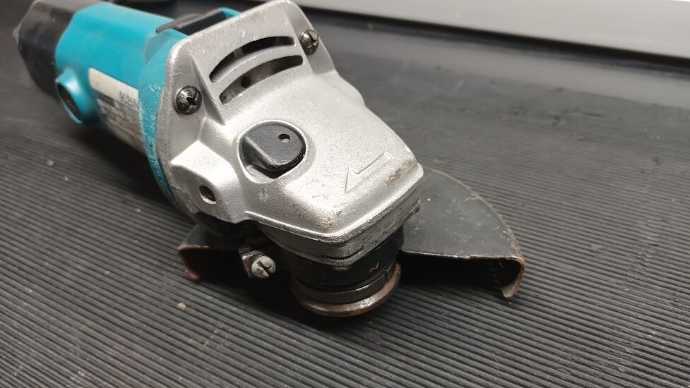 Makita 9525NB Angle Grinder - Used, Not Working, For Parts/Repair