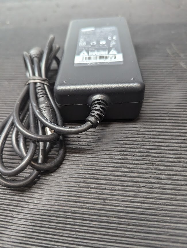 SAMSUNG SNW-4012VKA AC Adapter 12.0V 3.34A Used Working Without Power Cord