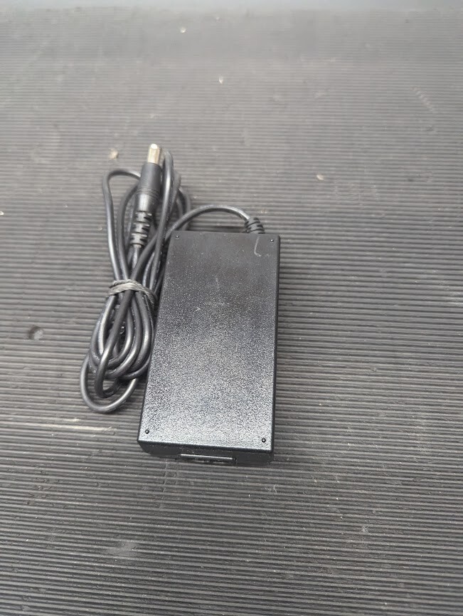 SAMSUNG A3514-FPN  AC Adapter 14.0V 2.5A Used Working Without Power Cord