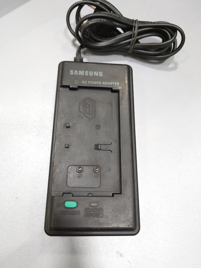 Samsung AA-E2P AC Adapter 8.5V  1.2A Used Working Without Power Cord