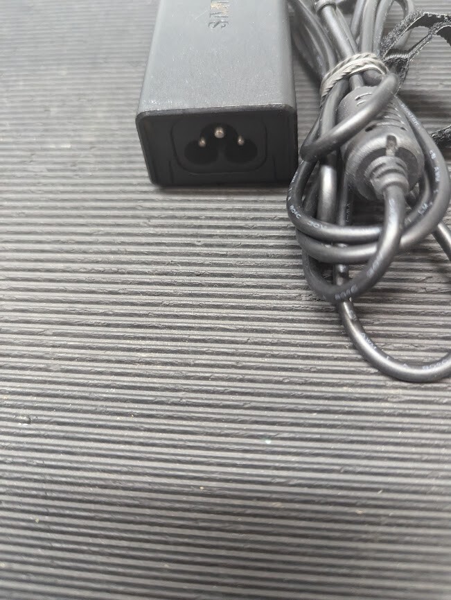 SAMSUNG AD-4019A AC Adapter 19.0V 2.1A Used Working Without Power Cord