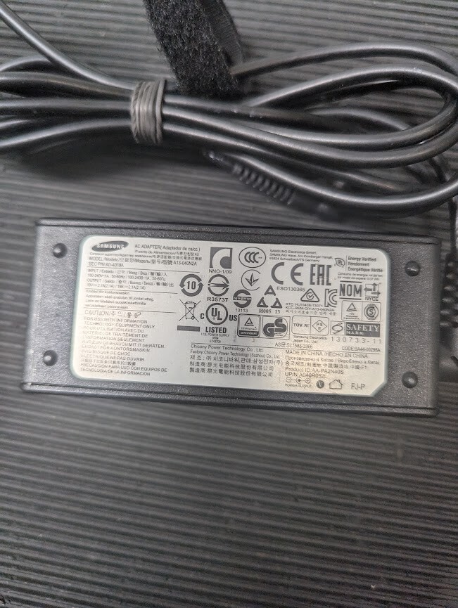 SAMSUNG AD-4019A AC Adapter 19.0V 2.1A Used Working Without Power Cord