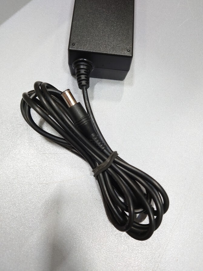 Samsung PS30W-14J1 AC Adapter 14.0V  2.1A Used Working Without Power Cord