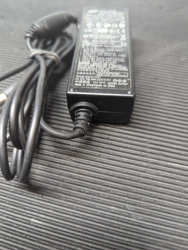 SAMSUNG AD-3014 AC Adapter 14.0V 2.14A Used Working Without Power Cord