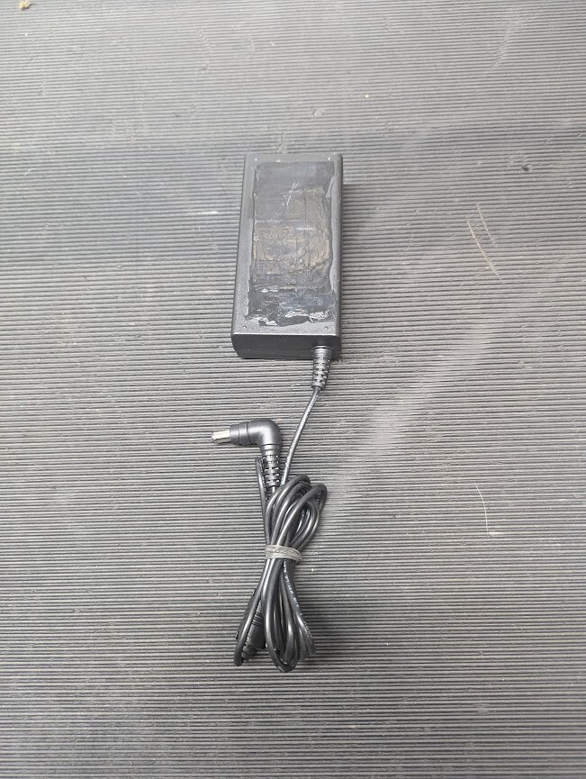 SAMSUNG A4819-FDY AC Adapter 19.0V 2.53A Used Working Without Power Cord