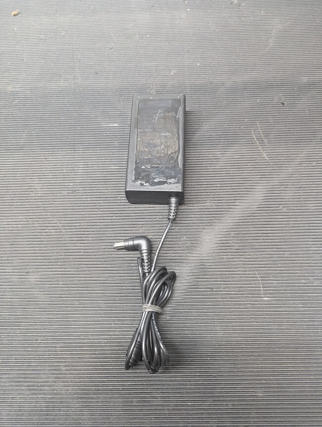 SAMSUNG A4819-FDY AC Adapter 19.0V 2.53A Used Working Without Power Cord