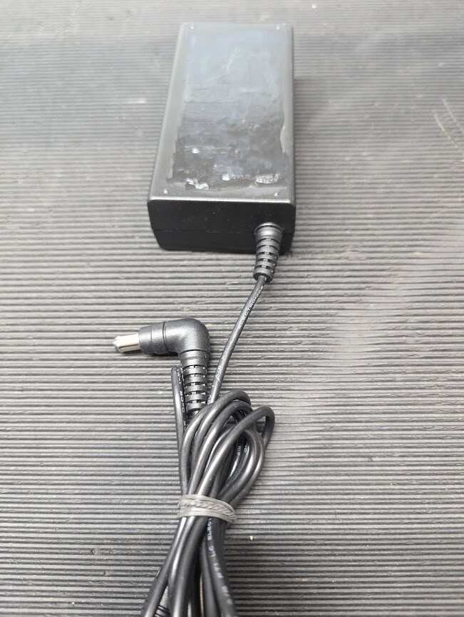 SAMSUNG A4819-FDY AC Adapter 19.0V 2.53A Used Working Without Power Cord