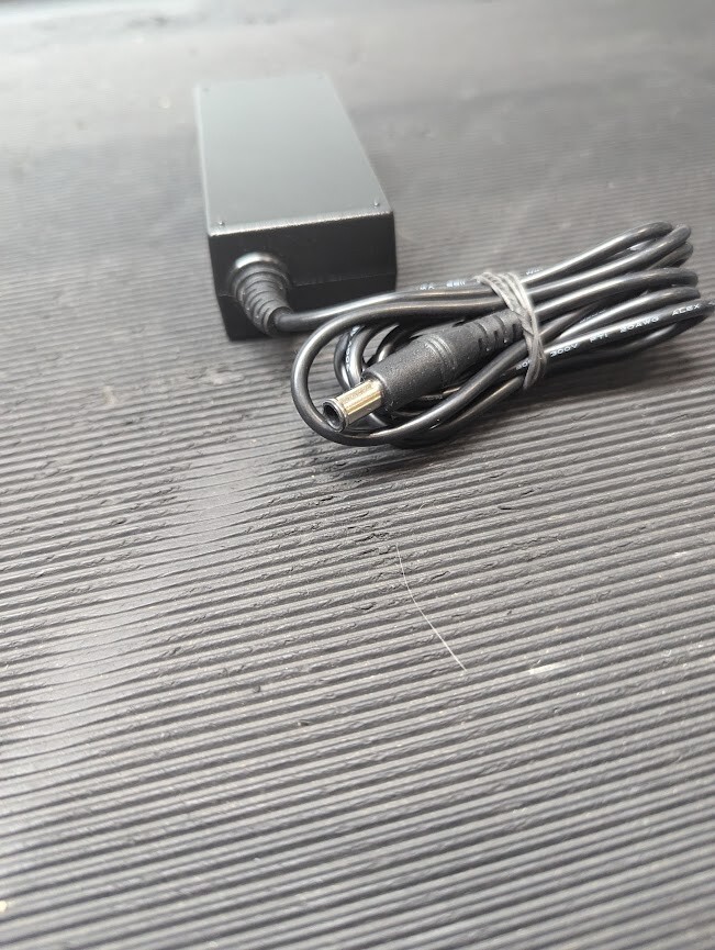 SAMSUNG A2514-DPN AC Adapter 14.0V 1.79A Used Working Without Power Cord