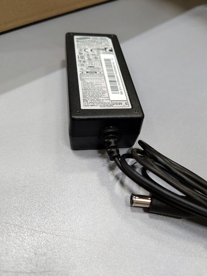 SAMSUNG A2514-DSM AC Adapter 14.0V   1.786A Used Working Without Power Cord