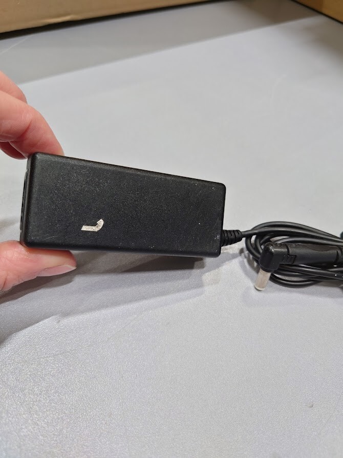 FSP Group INC FSP040-RAC AC Adapter 19V 2.1A Used Working Without Power Cord