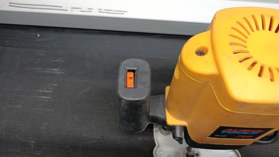 Alpha Tools BOF 700 Router - Not Working, For Parts or Repair