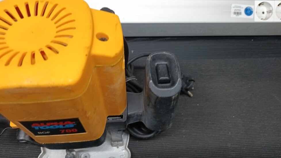 Alpha Tools BOF 700 Router - Not Working, For Parts or Repair