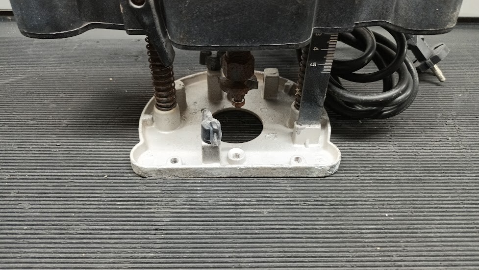 Alpha Tools BOF 700 Router - Not Working, For Parts or Repair