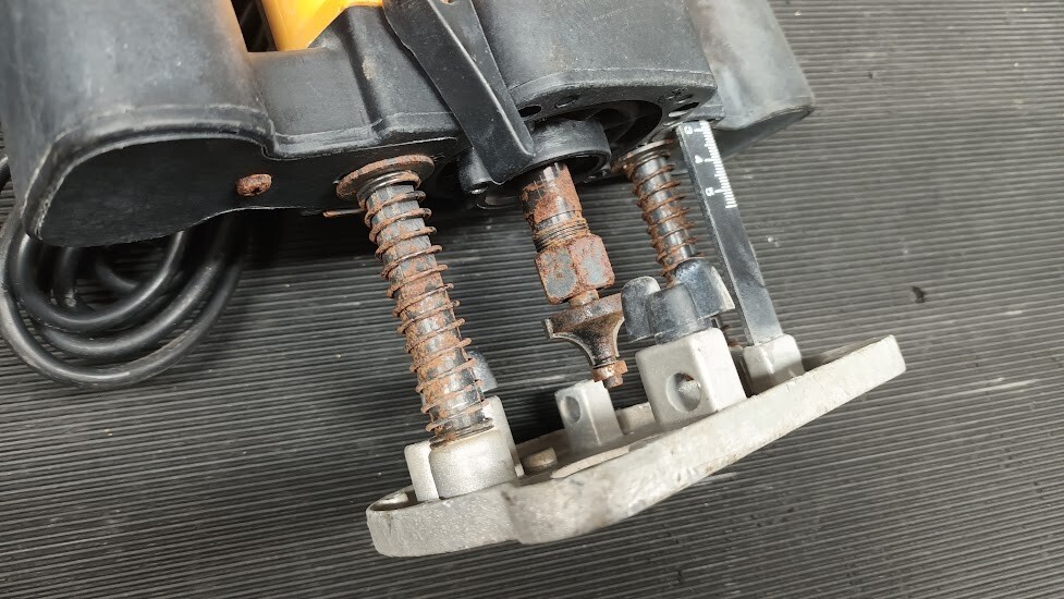 Alpha Tools BOF 700 Router - Not Working, For Parts or Repair