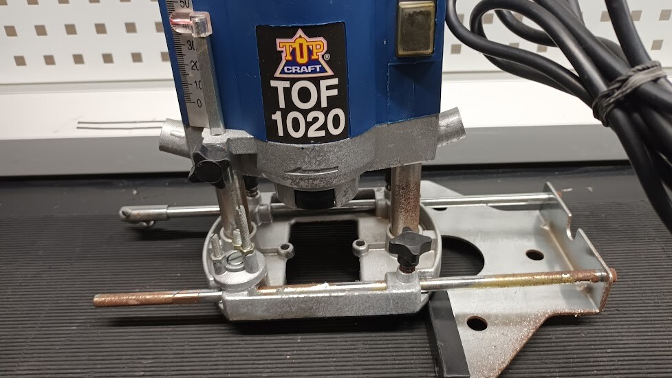 Top Craft TOF 1020 Wood Router Not Working Condition For Parts Or Repair