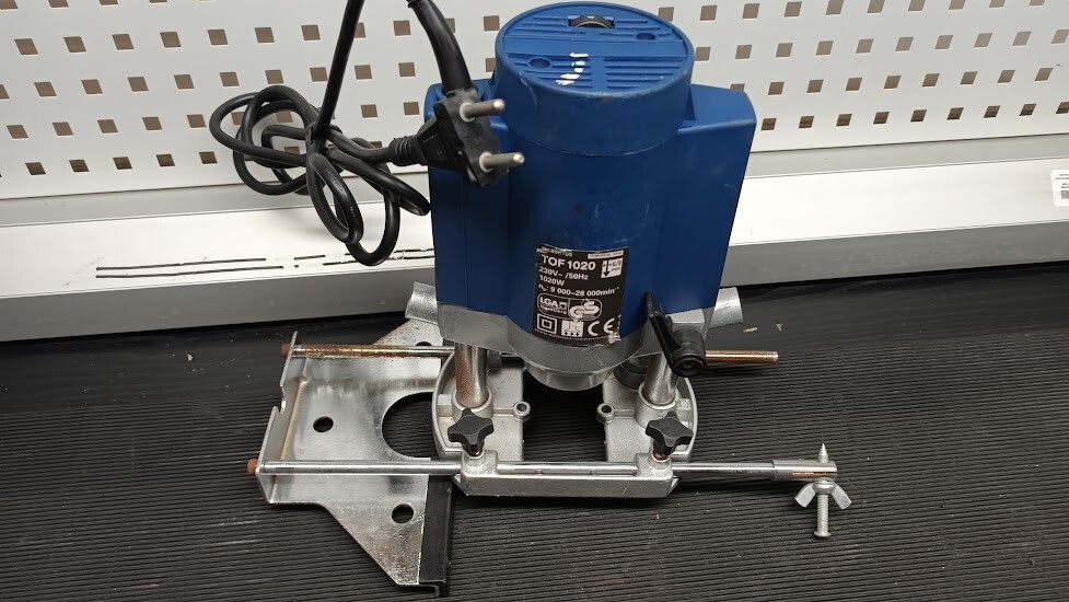 Top Craft TOF 1020 Wood Router Not Working Condition For Parts Or Repair
