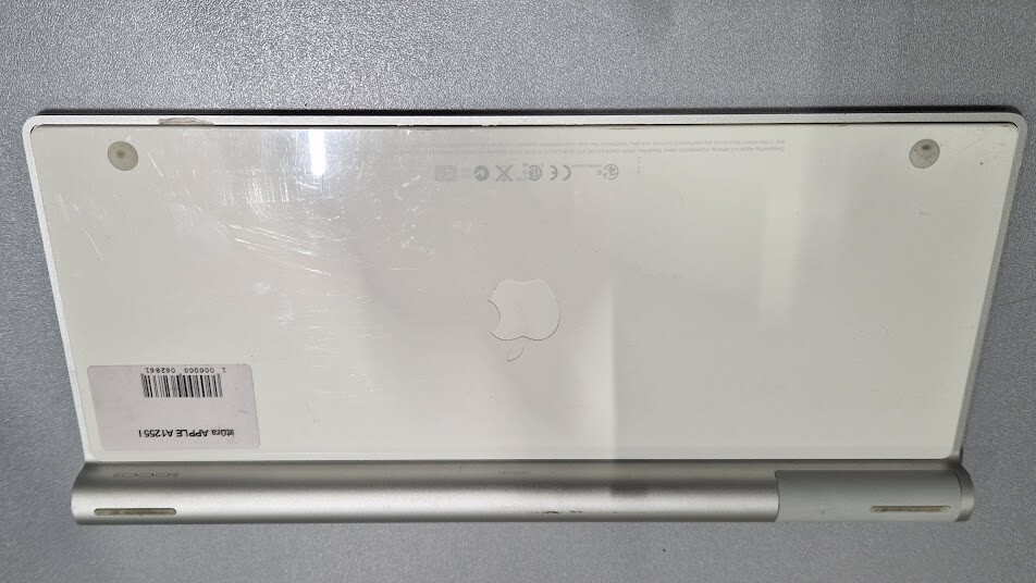 Apple A1255 Wireless Keyboard Rated 4.5V  Bluetooth Used  Working