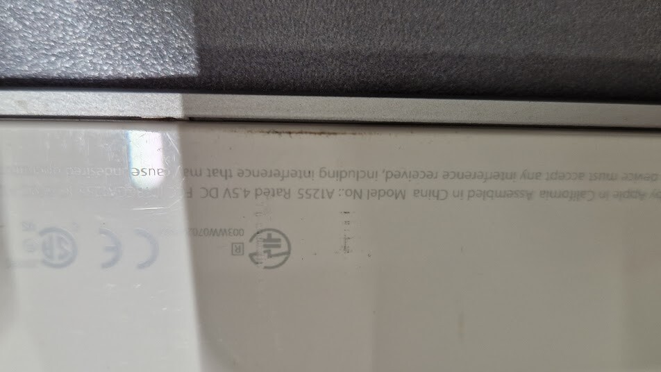 Apple A1255 Wireless Keyboard Rated 4.5V  Bluetooth Used  Working