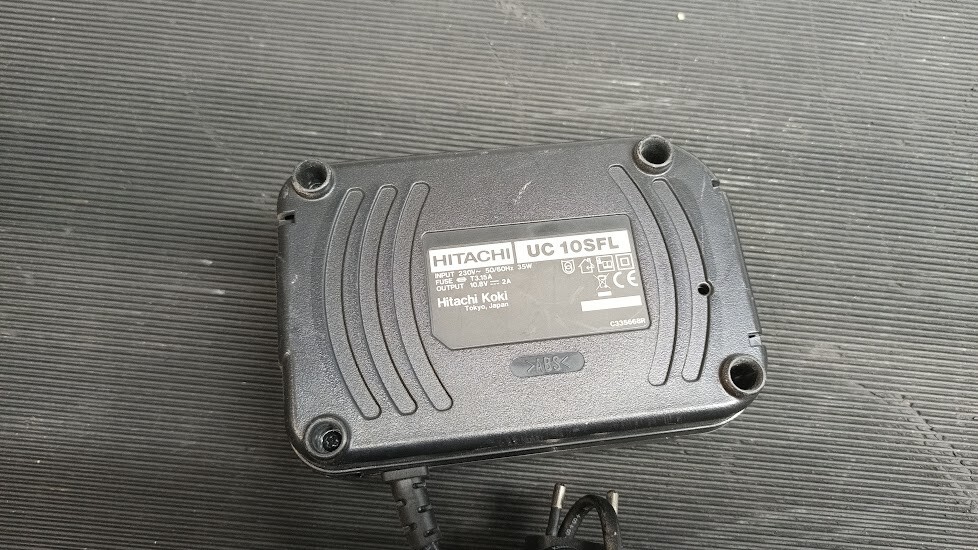 Hitachi UC 10SFL Battery Charger - Used, Not Working, For Parts or Repair