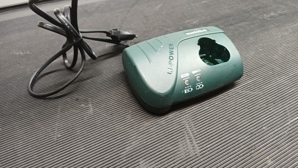 Metabo LC 40 Battery Charger - Not Working, For Parts or Repair