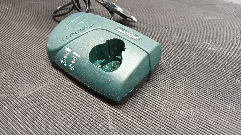 Metabo LC 40 Battery Charger - Not Working, For Parts or Repair