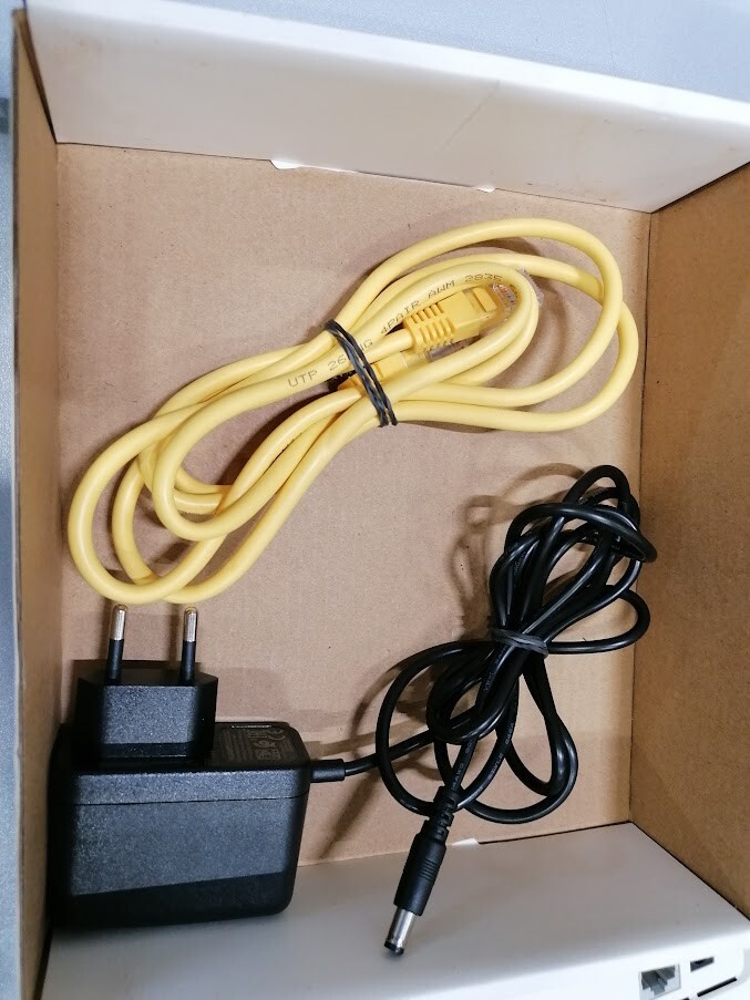 Huawei LTE CPE B311-221 4G Wi-Fi Router White Used Working