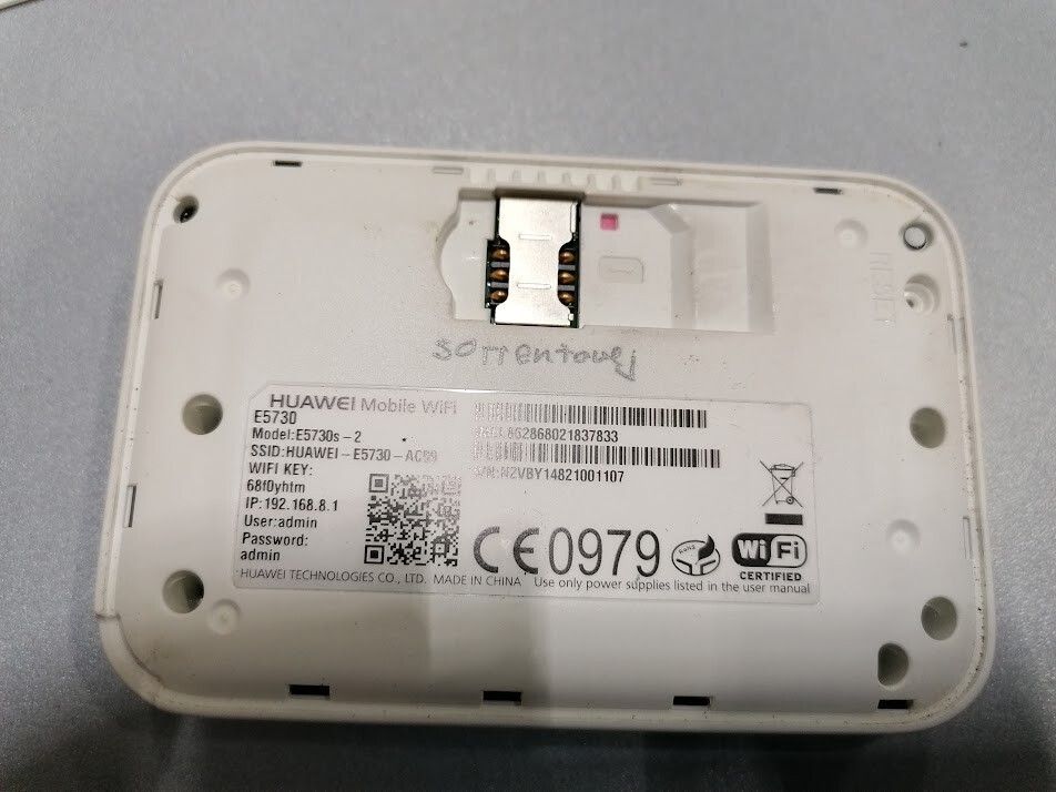 Huawei E5730s-2 Mobile WIFI hotspot Router White Used Working