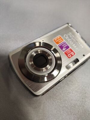 Pentax Optio M40 8.0MP Digital Camera 3X Optical Zoom Silver Not Working