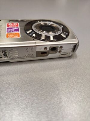 Pentax Optio M40 8.0MP Digital Camera 3X Optical Zoom Silver Not Working