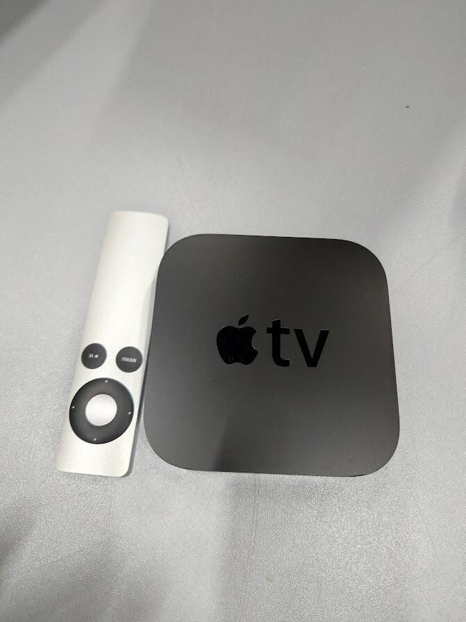 Apple TV 3rd Gen A1469 HD Media Streamer With Remote Used Working