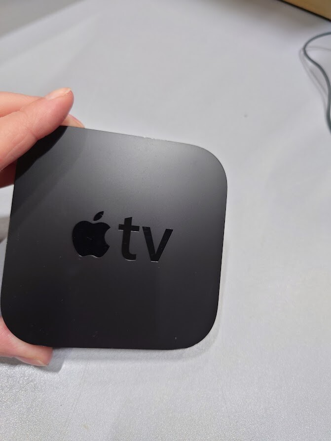 Apple TV 3rd Gen A1469 HD Media Streamer With Remote Used Working