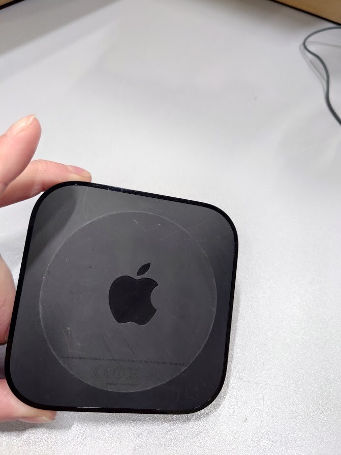 Apple TV 3rd Gen A1469 HD Media Streamer With Remote Used Working