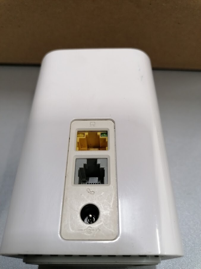 Huawei E5180s-22 4G Wifi Router White Not Working For Parts Without Charger