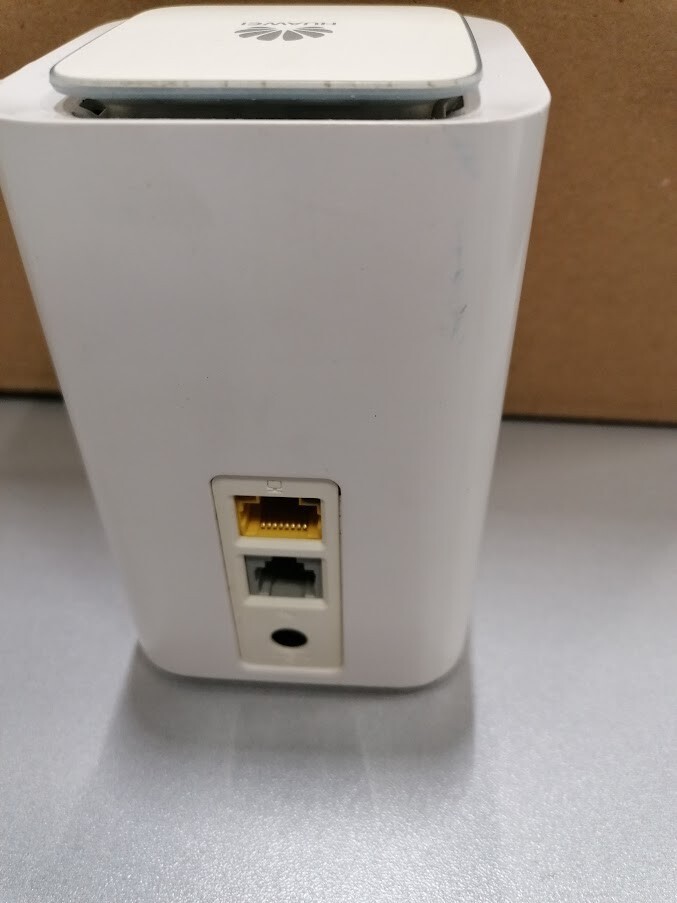 Huawei E5180s-22 4G Wifi Router White Not Working For Parts Without Charger