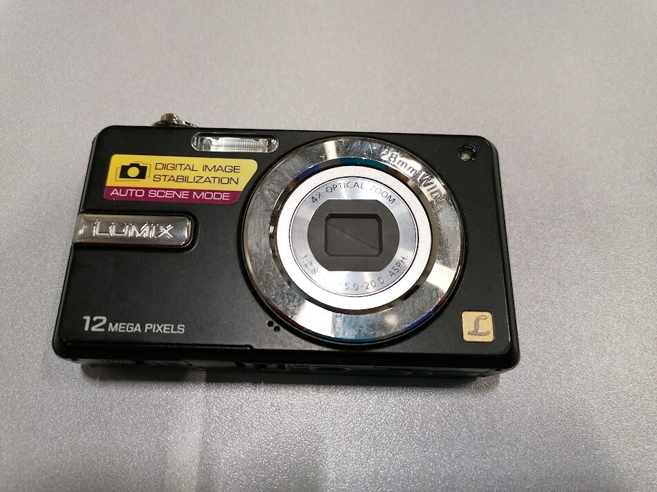 Panasonic Lumix DMC-F3 Digital Camera12.0 MP  Black Not Working For Parts