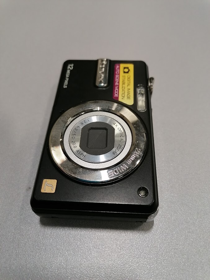 Panasonic Lumix DMC-F3 Digital Camera12.0 MP  Black Not Working For Parts